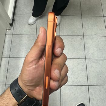 İPhone Garanti Kapsamı Dışında Renk Solması İçin 25.000 TL Ücret Talebi