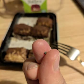 Baklavada Taş Bulundu, Dişlerime Sağlık Riski