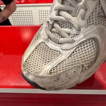 Deforme Olan New Balance 530 Ayakkabımda Kullanıcı Hatası İddiası Ve İade Reddi