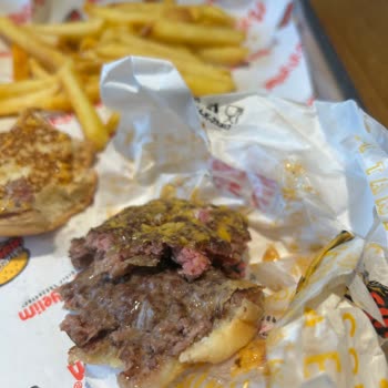 Çiğ Burger Köfteleri Ve Müşteri İhmaline Karşı İade Talebi