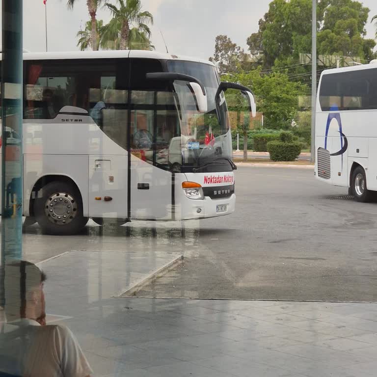 Villa Turizm’in Eski Otobüsü, Sigara İçen Personeli Ve 3 Saatlik Rötar Nedeniyle İade Talebi