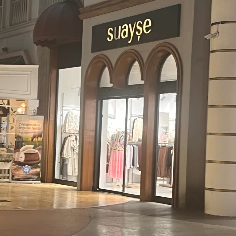 Vialand AVM Kadın Giyim Bölümünde Çalışanın Soğuk Ve Kaba Tutumu