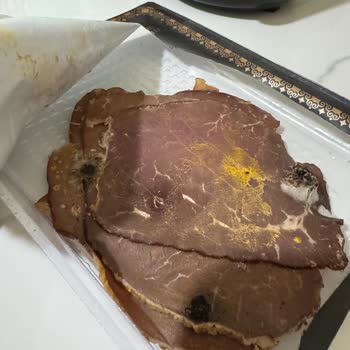 A101'te Bozuk Dana Roast Beef Ve Süresi Geçmiş Et Şikayeti