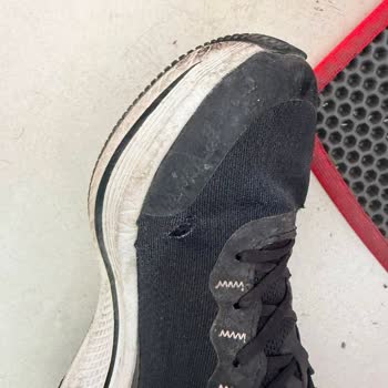 Skechers Ayakkabısında Yan Patlaması Ve Garanti Reddi