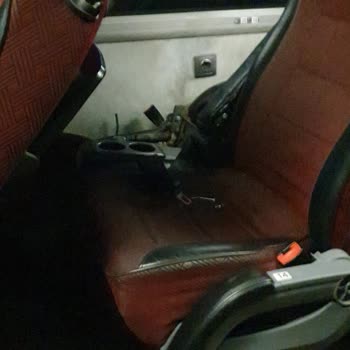 Kırşehir Şanal Otobüsünün Eski Kirli Ve Bozuk Koltukları Yolculara Zor Yaşatıyor