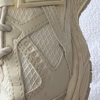 New Balance Ayakkabısında Dikiş Açılması Ve Değişim Talebi