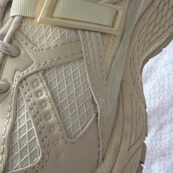New Balance Ayakkabısında Dikiş Açılması Ve Değişim Talebi