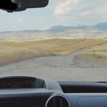 Köyler Arası Tehlikeli Yol Durumu Ve Acil Onarım Talebi