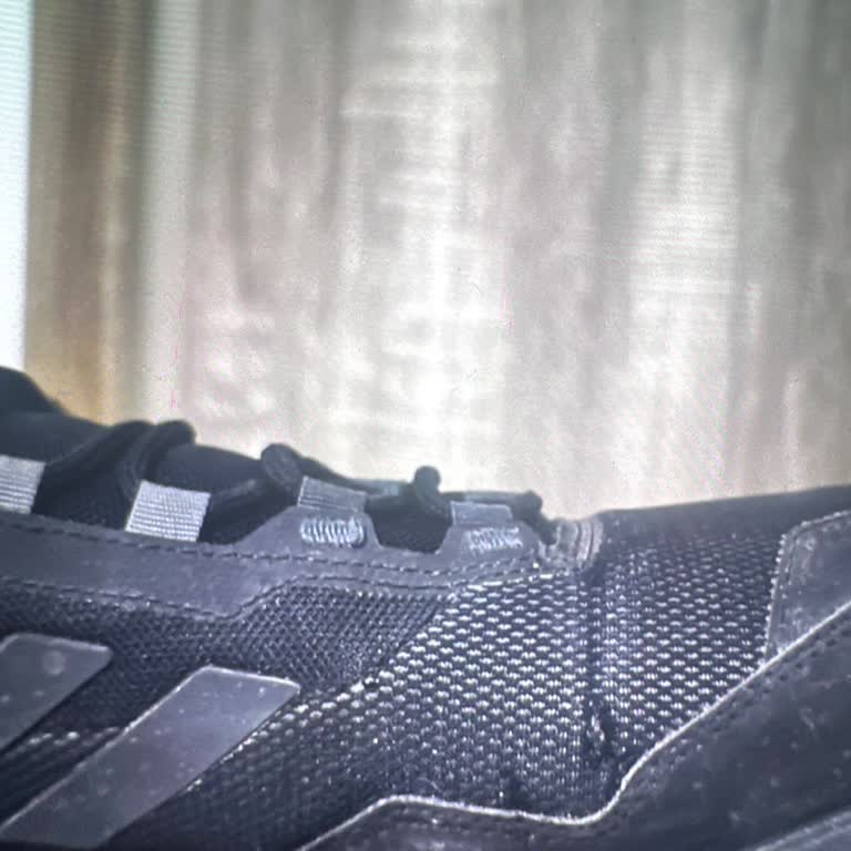 Adidas Ayakkabım 3 Ayda Yan Tarafı Yırtıldı, Garanti ve Değişim Talebim Reddedildi