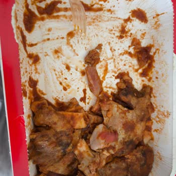 Çiğ Tavuk Parçalarıyla Servis Edilen İskender, Sağlık Riski Ve Hijyen İhlali