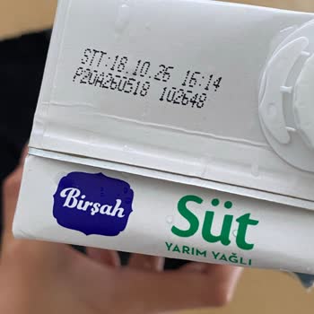 Birşah Süt Kutusundan Solucan Çıktı: Üretim Hijyeninin Acilen İncelenmesi Gerekiyor