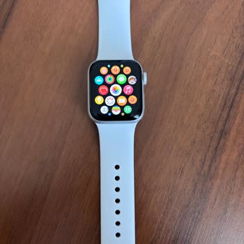 Dolap’ta Pil Durumu Açık Olan Apple Watch İadesi