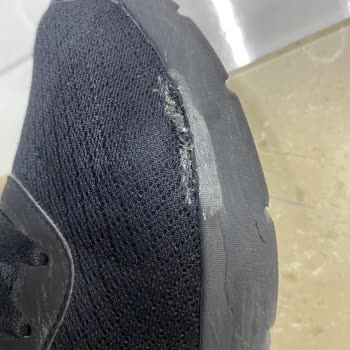 Yüksek Fiyatlı Skechers Kadın Ayakkabısının Kısa Sürede File Yırtılması Ve Üretim Hatası Şikayeti