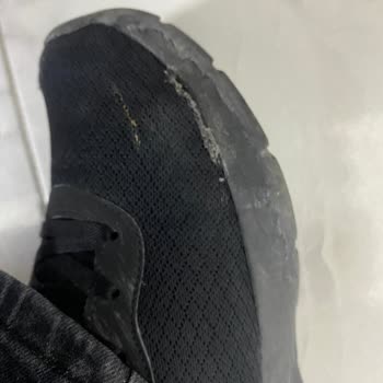 Yüksek Fiyatlı Skechers Kadın Ayakkabısının Kısa Sürede File Yırtılması Ve Üretim Hatası Şikayeti