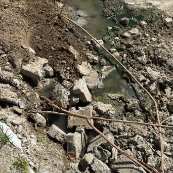 Hatay Caddesi Kanalizasyonu Tıkanıklığı Uzun Süredir Çözülmedi