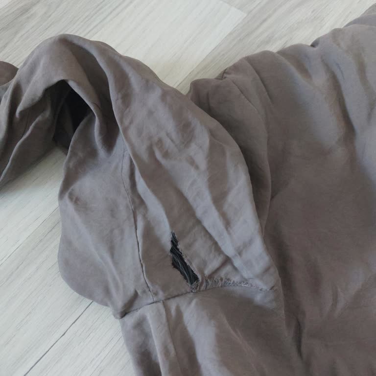 Garaj Gününde Satın Alınan Tunik İlk Kullanımda Yırtıldı Ve Mağaza Çözüm Sunmuyor