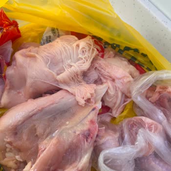 Şok Market’te Satın Alınan Tam Tavukların Önceden Pişmiş Görünmesi Ve İade Talebi