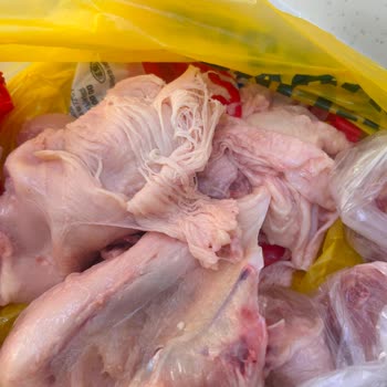 Şok Market’te Satın Alınan Tam Tavukların Önceden Pişmiş Görünmesi Ve İade Talebi