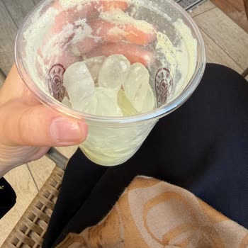 Buzlu Latte Ve Alaycı Personel Tutumu
