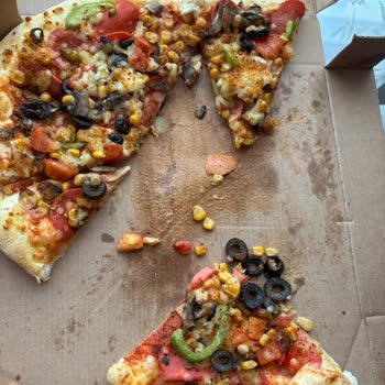 Sipariş Çok Gecikti Ve Pizza Islak Ve Çiğ Geldi