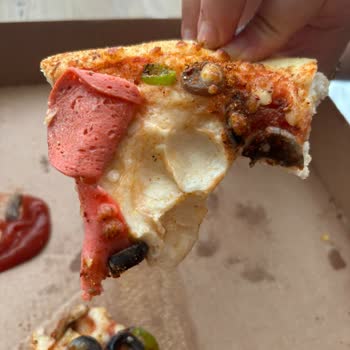 Sipariş Çok Gecikti Ve Pizza Islak Ve Çiğ Geldi