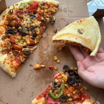 Sipariş Çok Gecikti Ve Pizza Islak Ve Çiğ Geldi