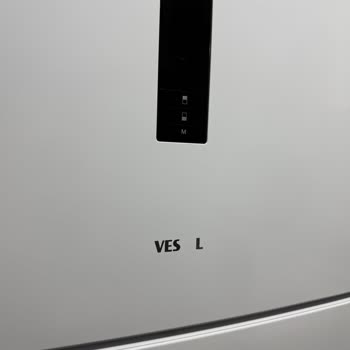 Eksik Vestel Logosu Ve Deforme Kapı Menteşi Olan Sıfır Buzdolabı İçin Değişim Talebi