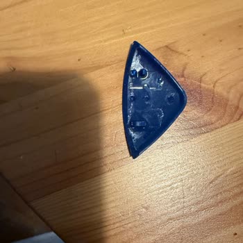 Kapak Oturmaz, Tırnağı Kırılır Ve LED Çalışmaz