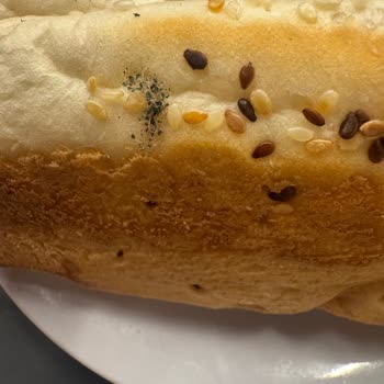 Hamburger Ekmeğinde Tüy, Hijyenik Olmayan Servis Ve Umursamaz Personel