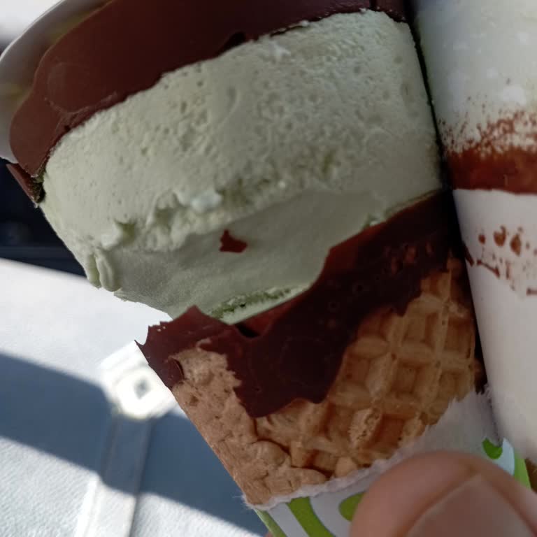 Kırık Çikolata Kaplaması Ve Eksik Kornetli Magnum Ürünlerinde Kalite Sorunu