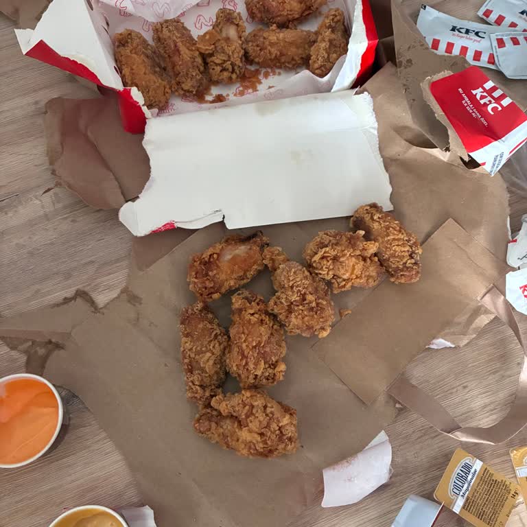 KFC Perlavista'dan 15 Kanat Siparişim 13 Olarak Geldi, Müşteri Hizmetleri Çözüm Sunamadı