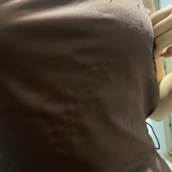 İlk Giyişte Göğüs Ve Bacak İplerinin Çıkması Ayıplı Ürün Şikayeti