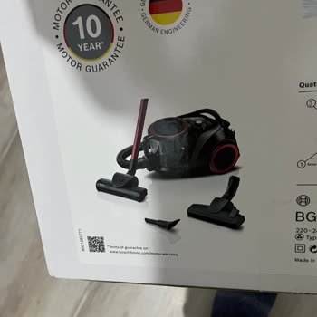 Eksik Süpürge Başlığı Ve Mağaza Personelinin Suçlayıcı Tutumu