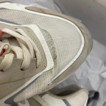 Calvin Klein Sneaker Ayakkabısında Kısa Sürede Deformasyon Ve Dikiş Açılmaları, Boyner’in Kullanıcı Hatası Reddi