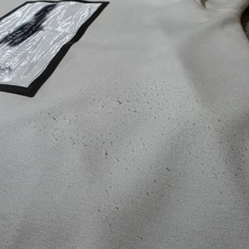 Aynı Alışverişte Tek Tişörtte Yoğun Tüylenme, Mağaza İnceleme Sonucunu Reddetti