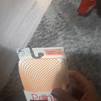 Yırtık Çorap Ve Stok Çelişkisi İçin Değişim Ve Açıklama Talebi