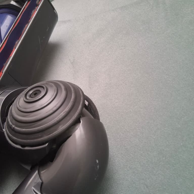 Dyson V11 Ana Süpürge Başlığının Kırılması Ve Garanti Reddi