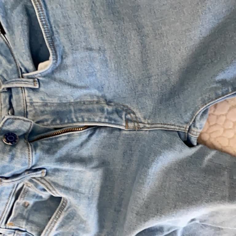 Renk Solması Ve Esnemesi Nedeniyle Ayıplı Kot Pantolon İçin Değişim Talebi