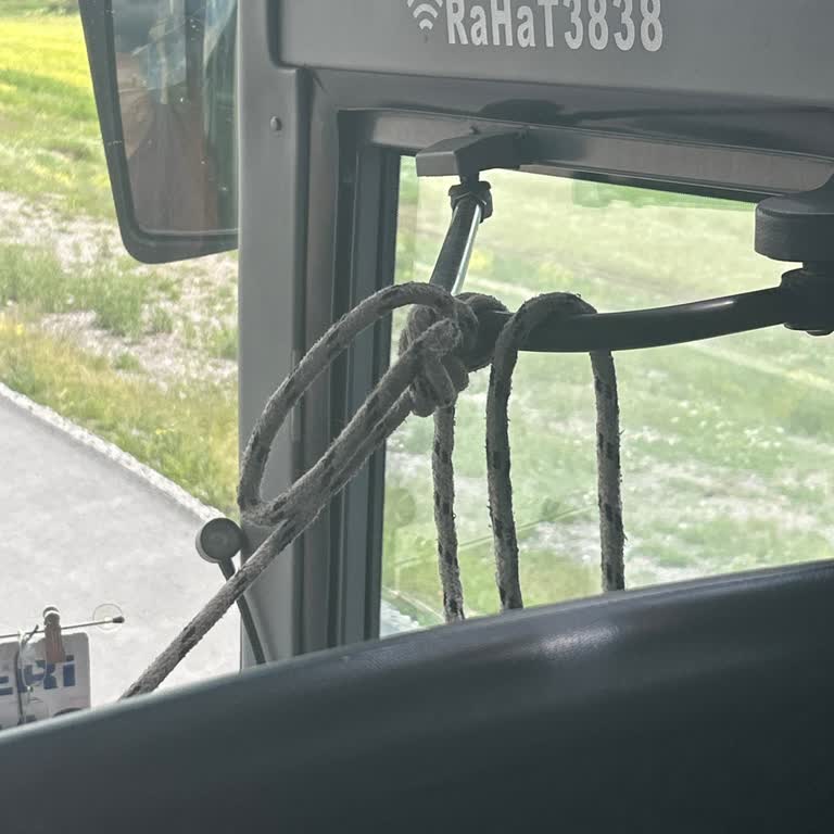 Kırık Kapı ve Yanlış Dönüş Nedeniyle Lider Turizm Otobüsünde Güvenlik Ve Zaman Kaybı