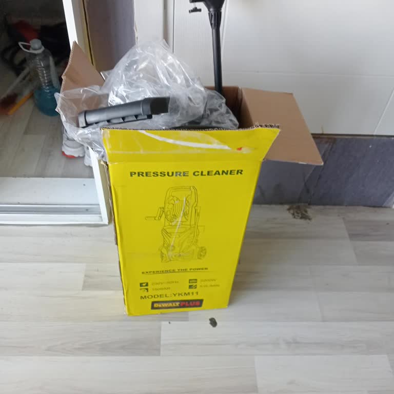 Dewalt Plas Oto Yıkama Makinesinde Eksik Tabanca Aparatı Ve Garanti Belgesi
