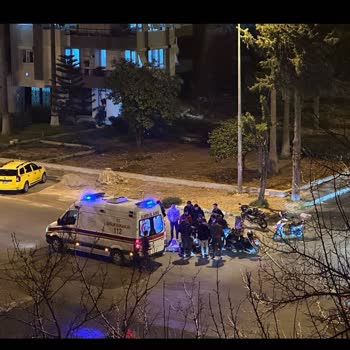 Yeşilbahçe 1481 Ve 1475 Sokak Kavşağında Hız Kesici Ve Trafik Levhası Eksikliği Güvenlik Tehlikesi
