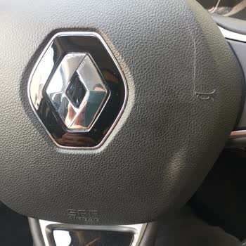 Yeni Renault Megane Direksiyon Kapağındaki Çatlak Garanti Kapsamında Değişim İsteği