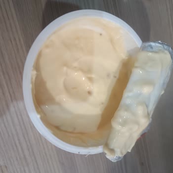 Çilekli Quark Paketi İçinde Kayısı Ve Kinoa Çıktı
