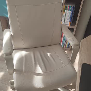 Garanti Süresi İçinde Deri Ofis Koltuğunda Yırtılma Ve Değişim Talebi
