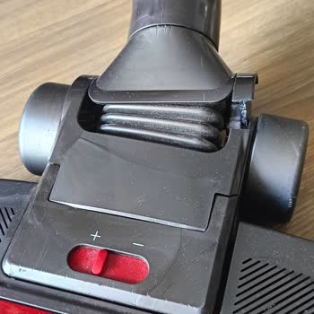 Dyson Süpürge Başlığı Kırıldı, 5 Yıllık Garantiden Faydalanamıyorum