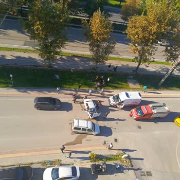 Ukome Ata Caddesi Ve Yaprak Sokak Kavşağında Trafik Işığı Yokluğu Yaya Güvenliğini Tehlikeye Atıyor