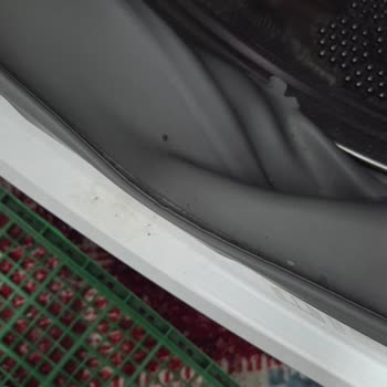 Garanti Kapsamındaki Çamaşır Makinesi Kazan Körük Lastiği Yırtılması Ücretsiz Onarım Talebi