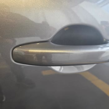 Renault Bayisinde Araç Çizik Ve Kuş Dışkısıyla Teslim Edildi, Çözüm Bekleniyor