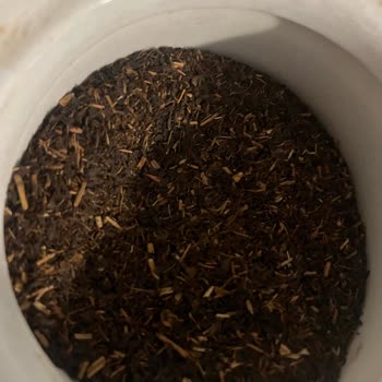 Efor Çay 1 Kg Pakette Çubuk Parçaları Ve Çöplerle Kalitesiz Ürün