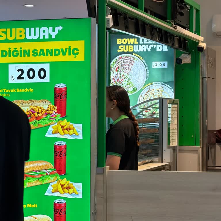 Subway Şubesinde Personelin Kaba Davranışı Ve Siparişin Alınmadan Çıkılması